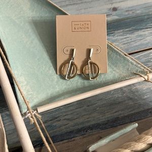 14th and Union Shiny Gold Tone Silver Circle Earrings